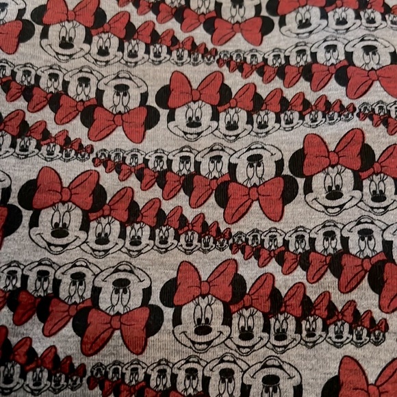 NEW(M) Disney Classic Tee Minnie Mouse Red Black & Grey LLR Cozy Comfy Park Wear - Picture 2 of 8